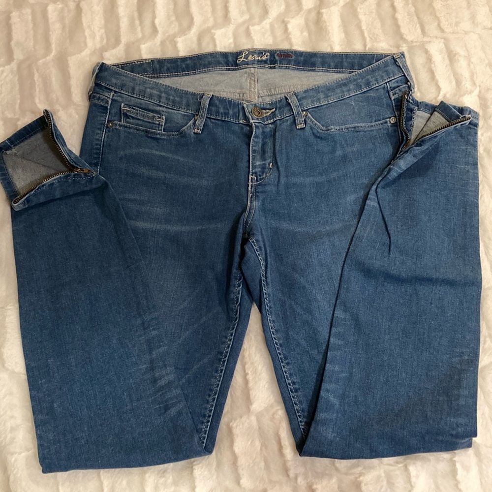 Levi’s jeans size 29x32
